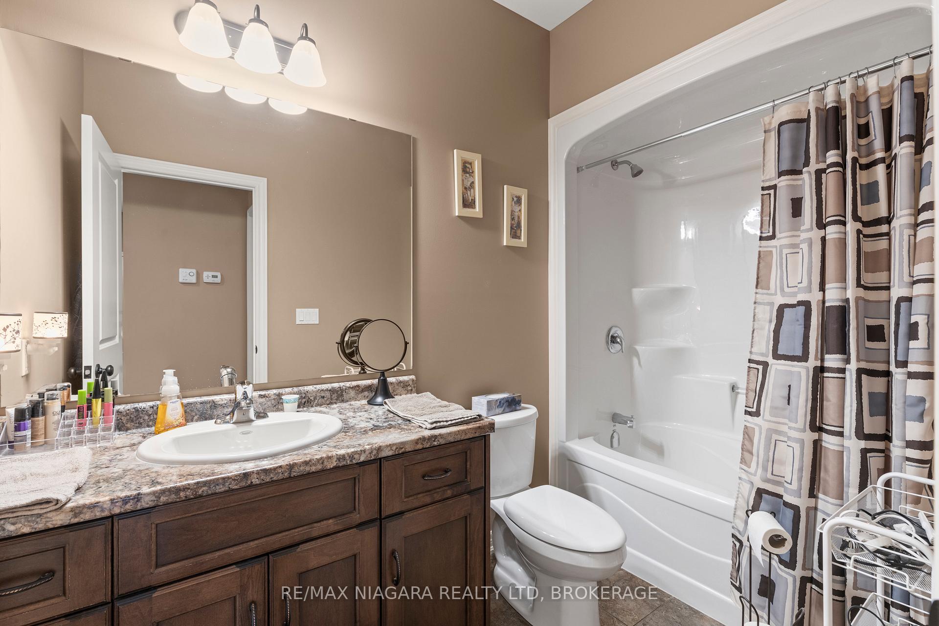 Photo 24 of 41 Creekside Drive, Welland, Coyle Creek — HOMEH