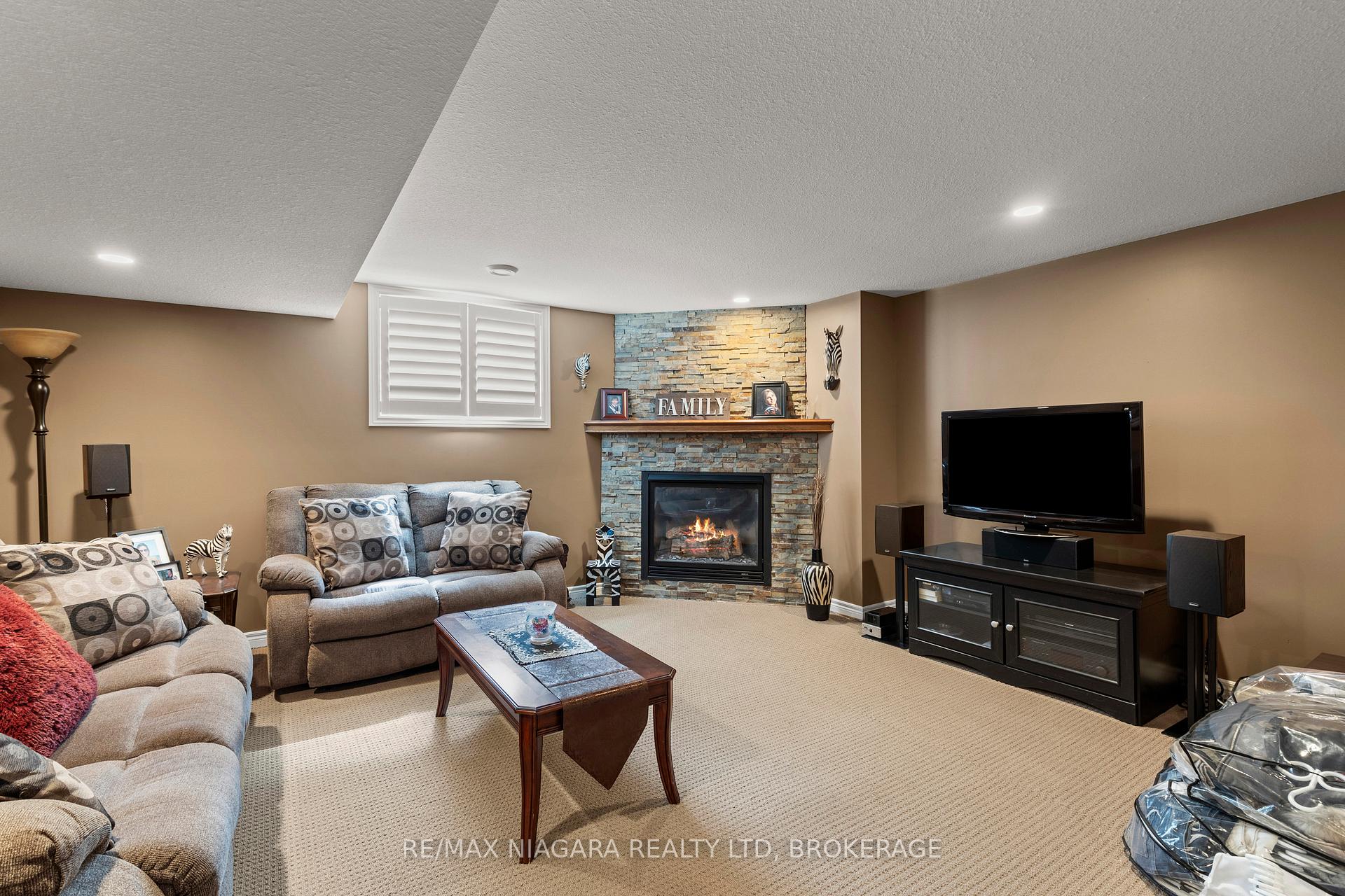 Photo 31 of 41 Creekside Drive, Welland, Coyle Creek — HOMEH