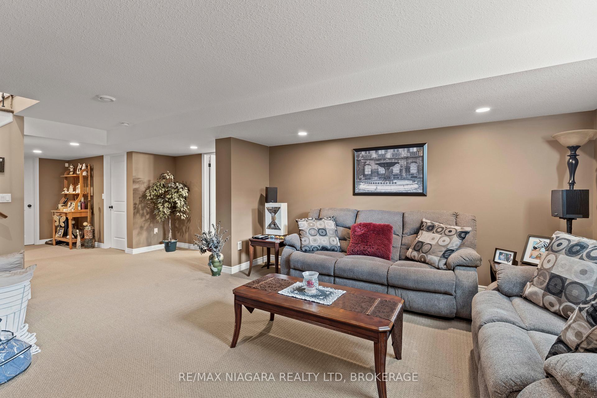 Photo 29 of 41 Creekside Drive, Welland, Coyle Creek — HOMEH