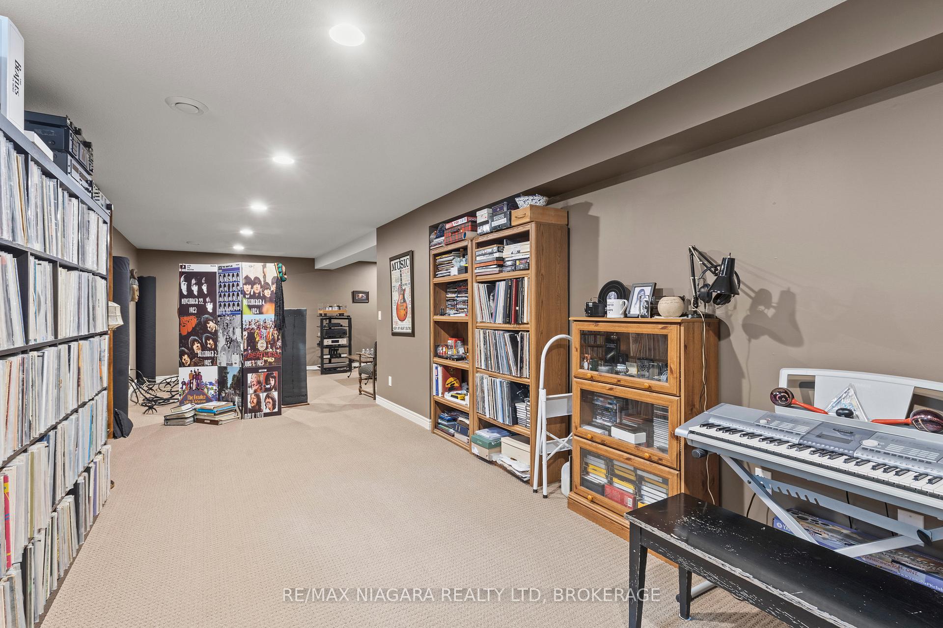 Photo 34 of 41 Creekside Drive, Welland, Coyle Creek — HOMEH