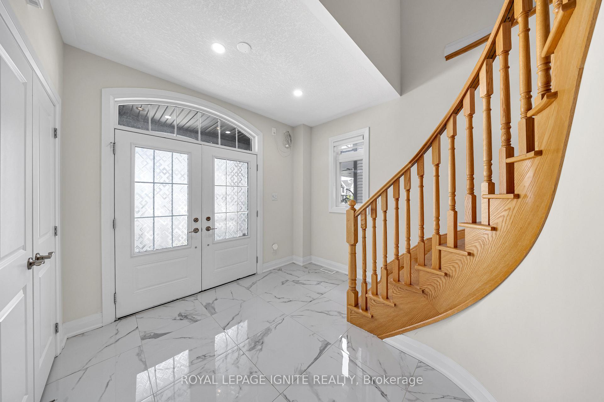 Photo 21 of 150 Strachan Trail, New Tecumseth, Beeton — HOMEH