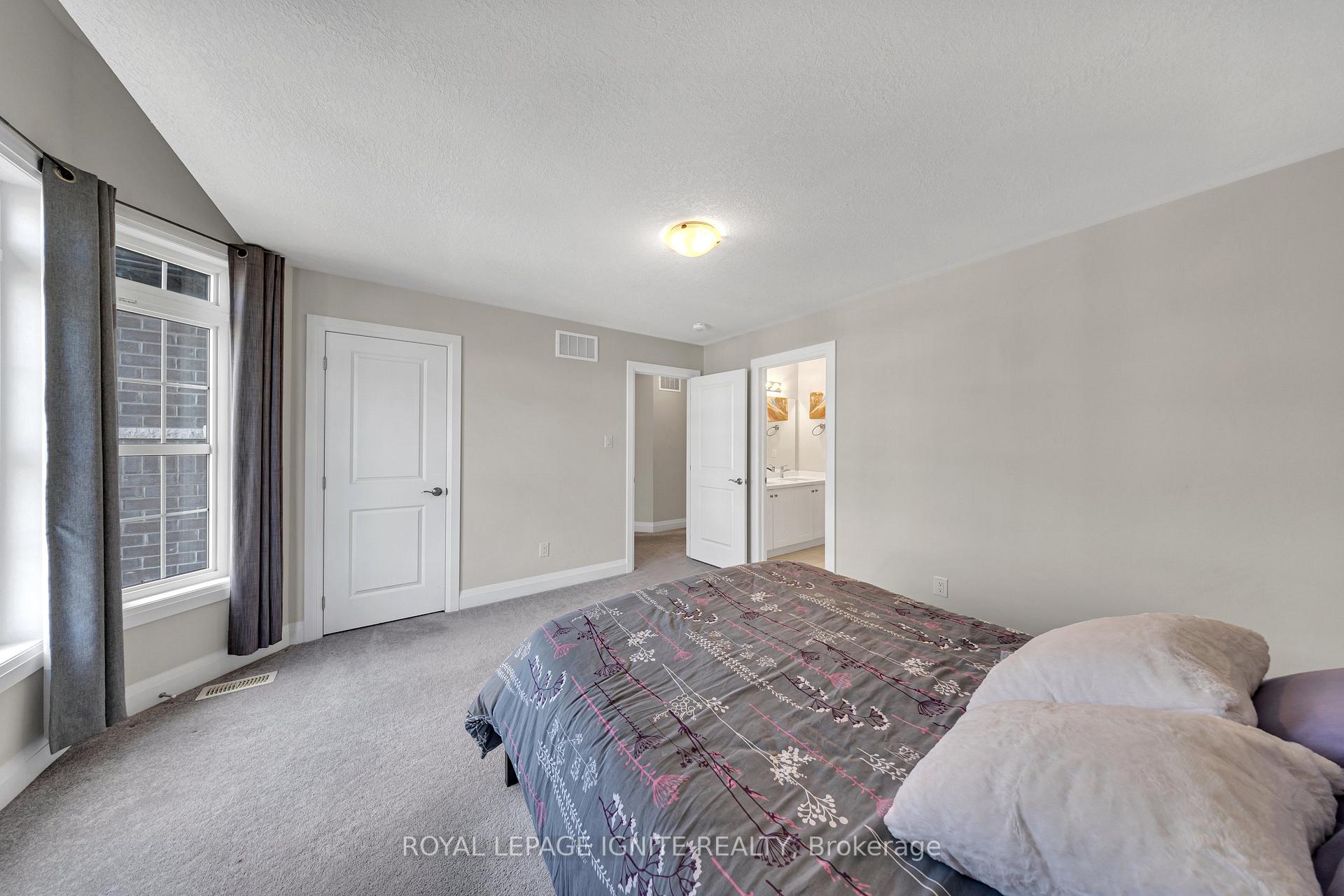 Photo 26 of 150 Strachan Trail, New Tecumseth, Beeton — HOMEH