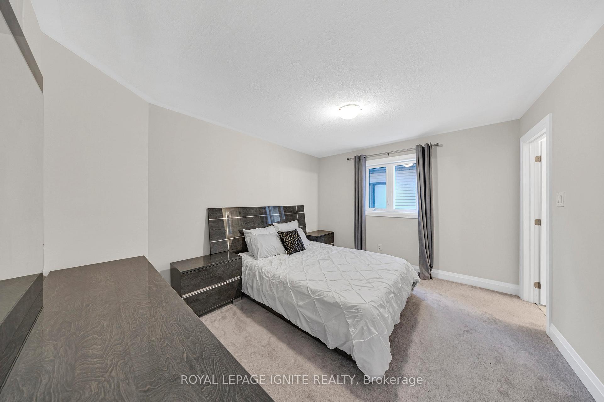 Photo 42 of 150 Strachan Trail, New Tecumseth, Beeton — HOMEH