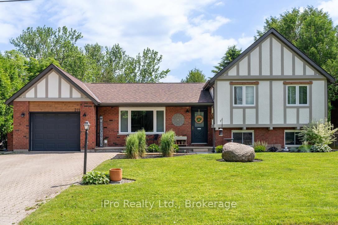 Photo 1 of 211 Dominion Drive, Clearview, Stayner — HOMEH