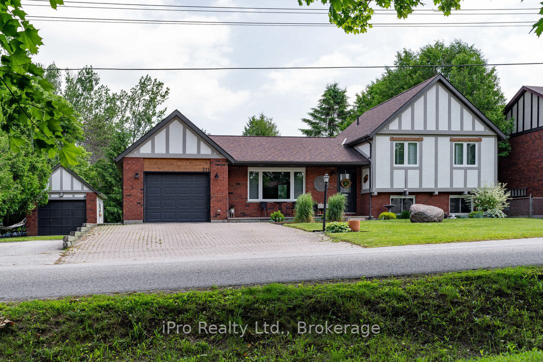 Photo 2 of 211 Dominion Drive, Clearview, Stayner — HOMEH