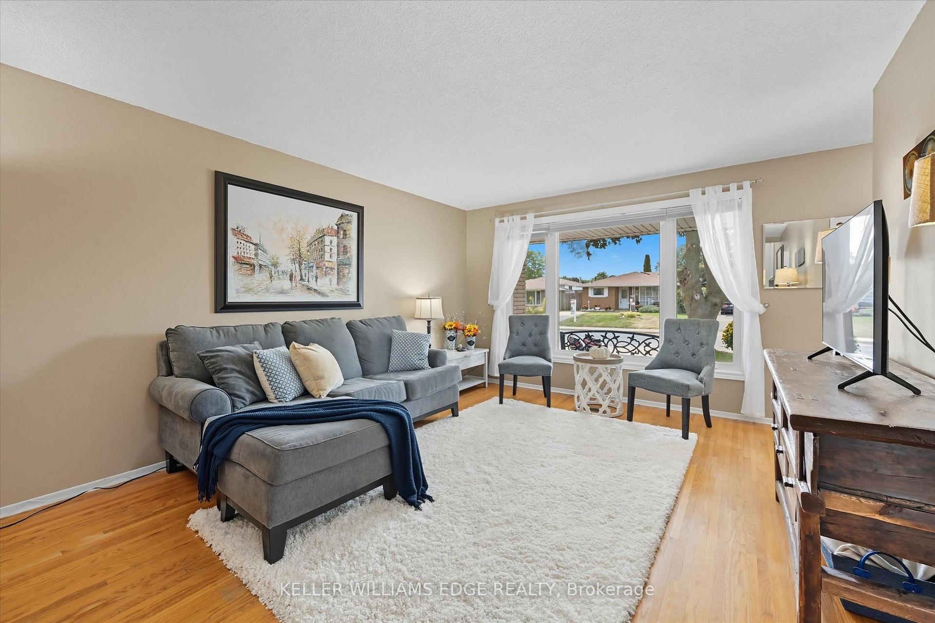 Photo 4 of 78 Gardiner Drive, Hamilton, Gilkson — HOMEH