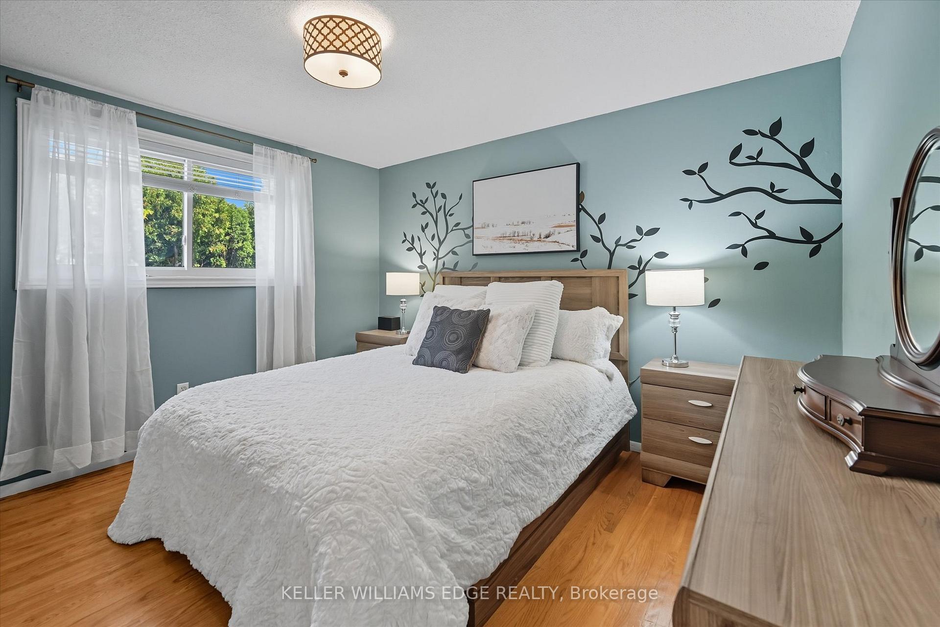 Photo 5 of 78 Gardiner Drive, Hamilton, Gilkson — HOMEH