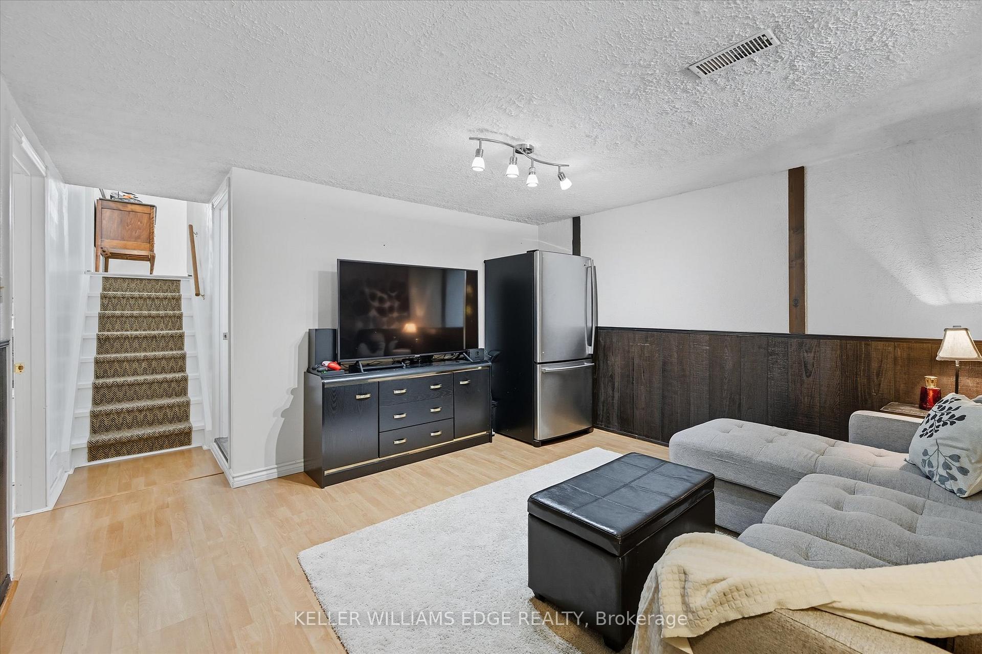 Photo 11 of 78 Gardiner Drive, Hamilton, Gilkson — HOMEH