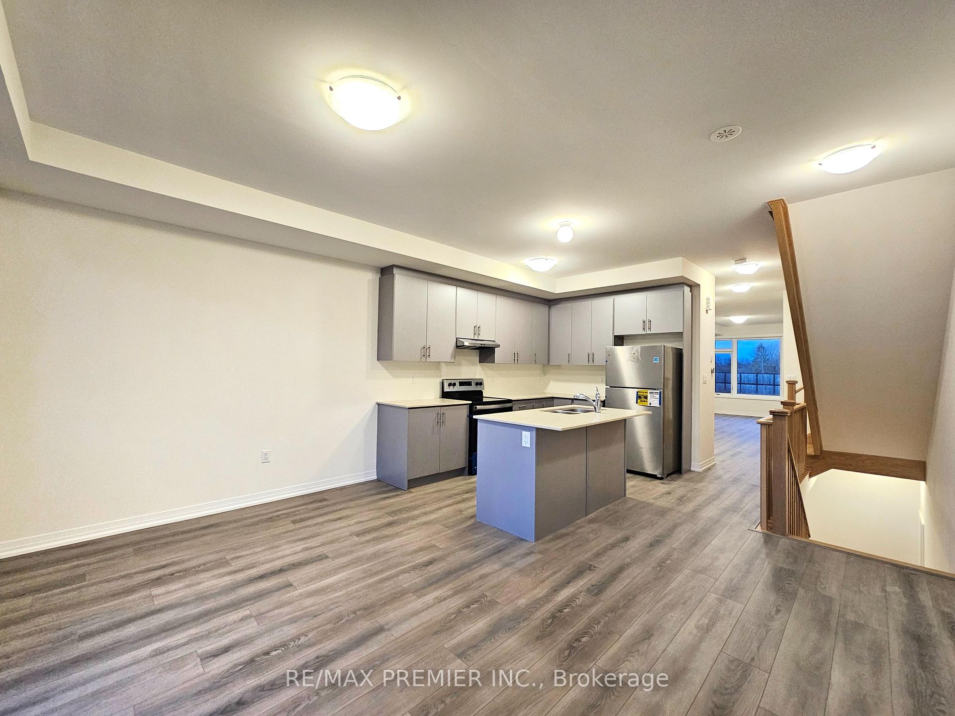 Photo 5 of 16 Cherry Hill Lane, Barrie, Painswick South — HOMEH