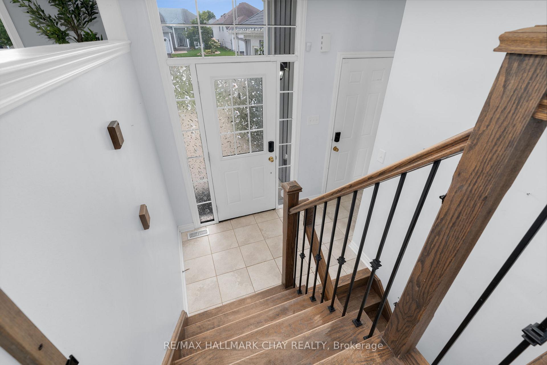 Photo 2 of 283 Regina Street, Clearview, Stayner — HOMEH