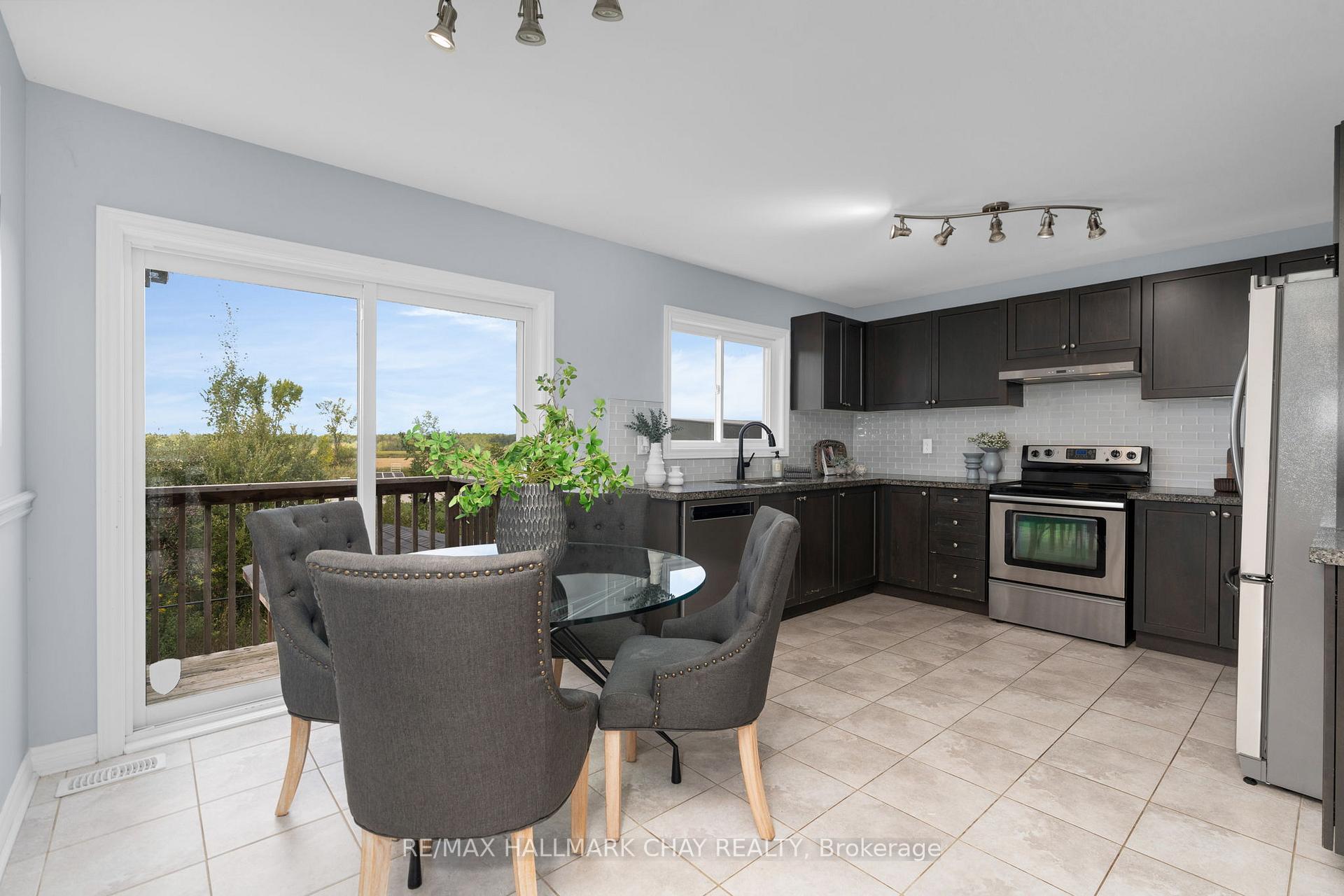 Photo 15 of 283 Regina Street, Clearview, Stayner — HOMEH