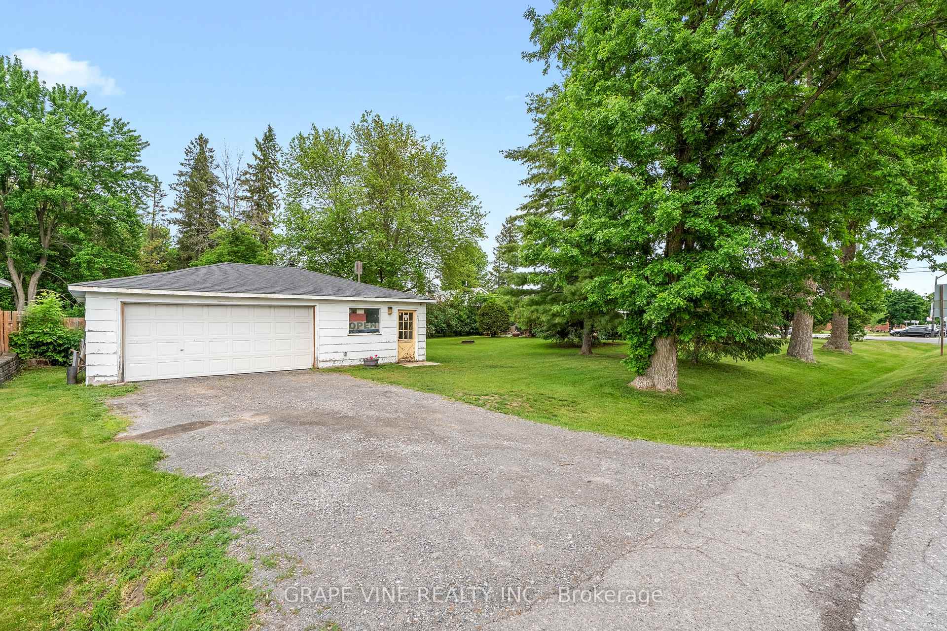 Photo 3 of 3698 Mcbean Street, Ottawa, Richmond — HOMEH