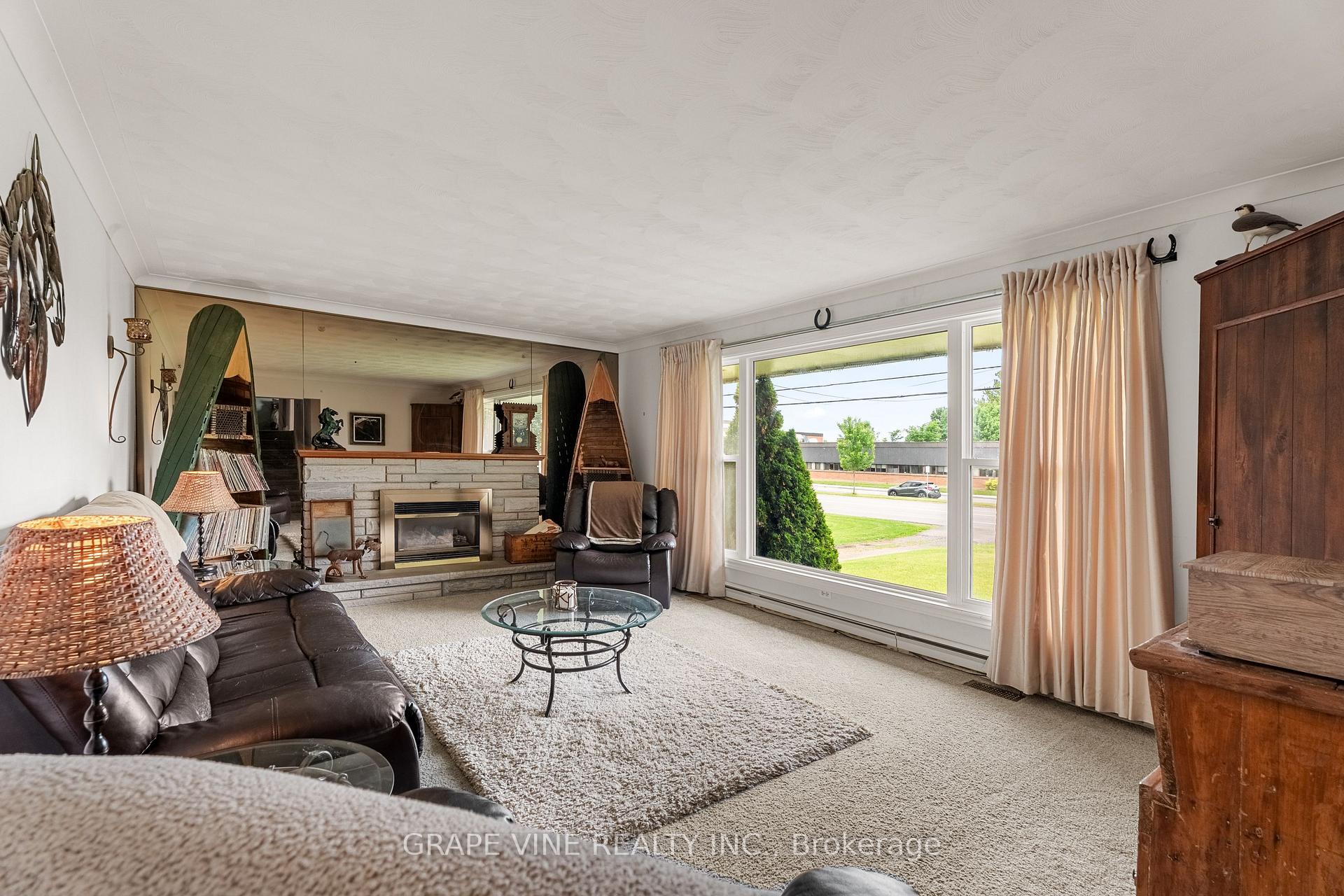 Photo 6 of 3698 Mcbean Street, Ottawa, Richmond — HOMEH