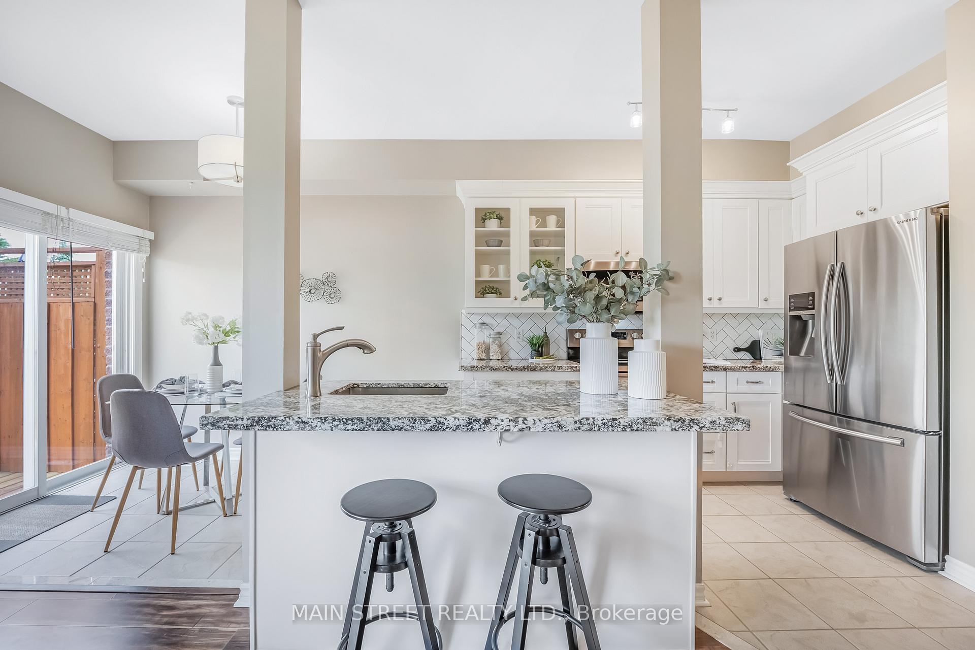 Photo 9 of 32 Arch Brown Court, Barrie, East Bayfield — HOMEH