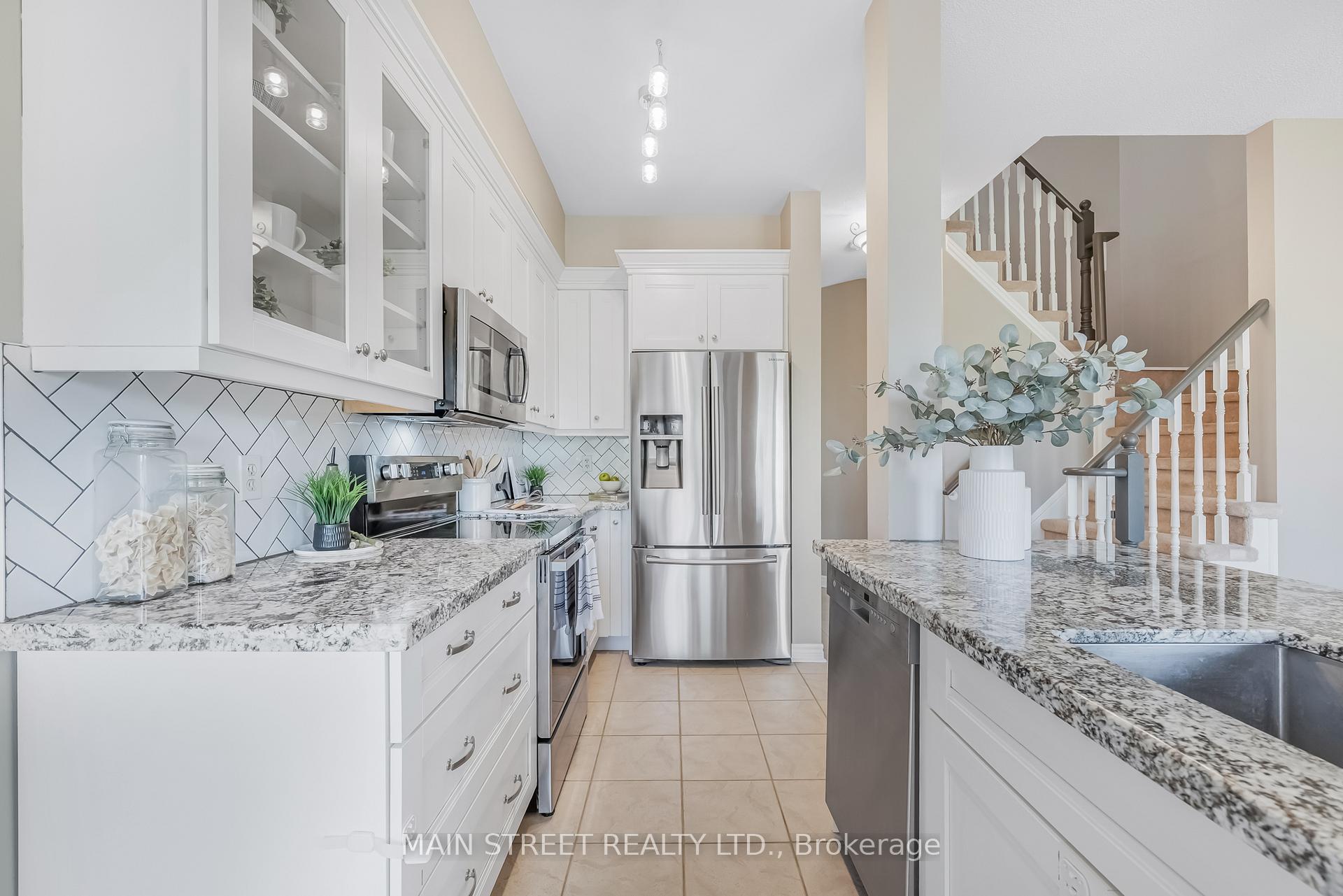 Photo 19 of 32 Arch Brown Court, Barrie, East Bayfield — HOMEH