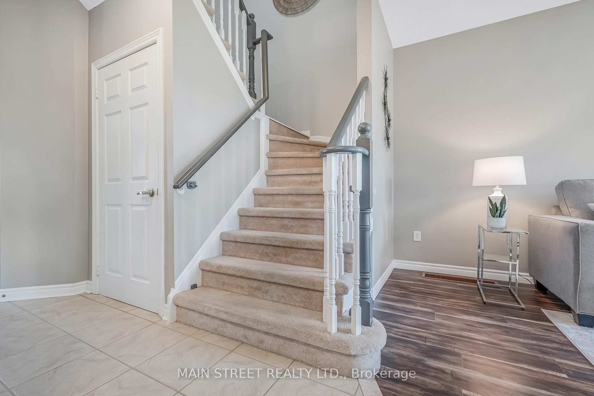 Photo 23 of 32 Arch Brown Court, Barrie, East Bayfield — HOMEH