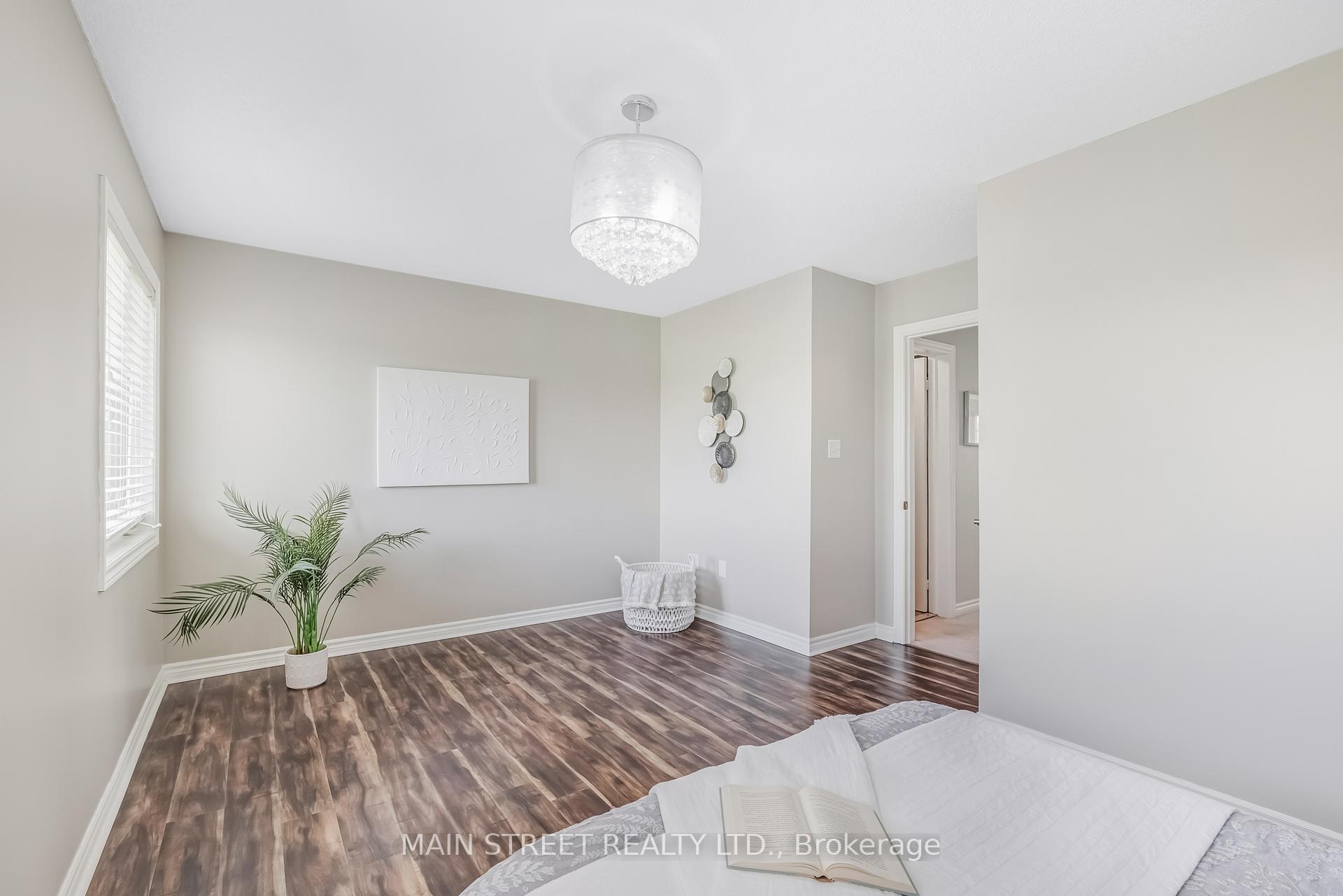 Photo 24 of 32 Arch Brown Court, Barrie, East Bayfield — HOMEH
