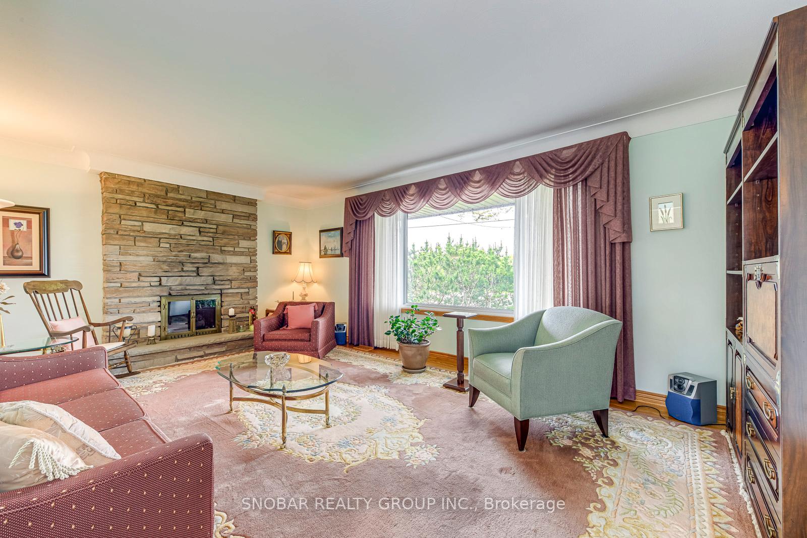 Photo 2 of 254 Sydenham Road, Hamilton, Dundas — HOMEH