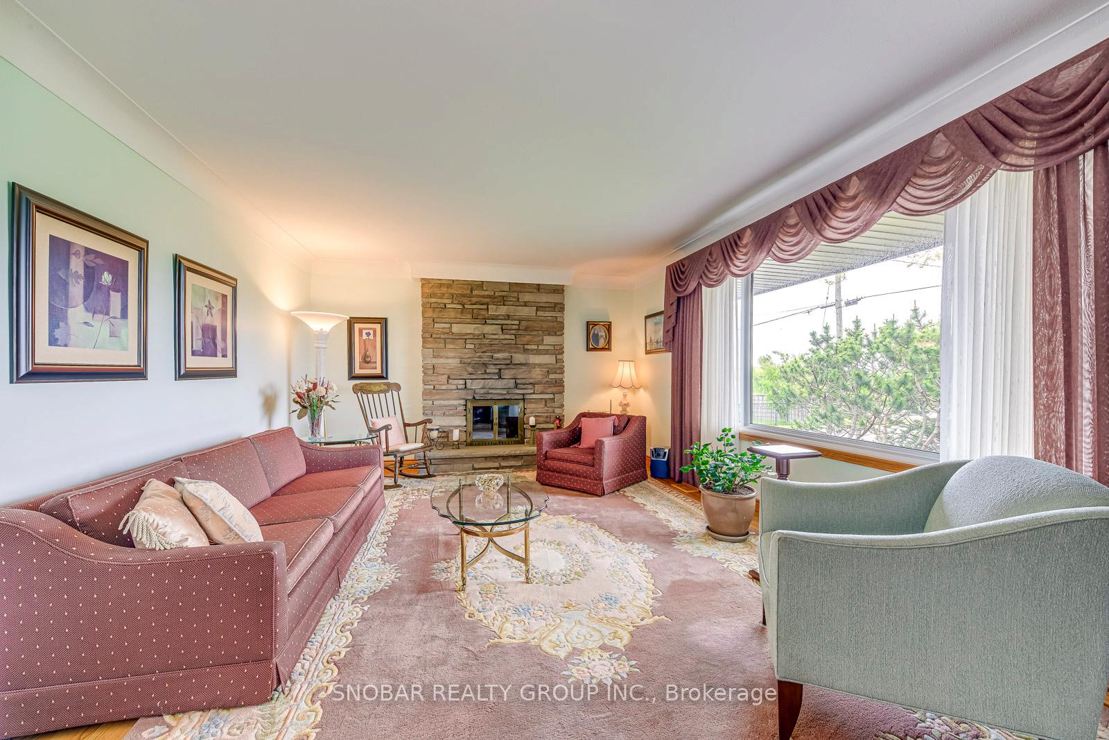 Photo 4 of 254 Sydenham Road, Hamilton, Dundas — HOMEH