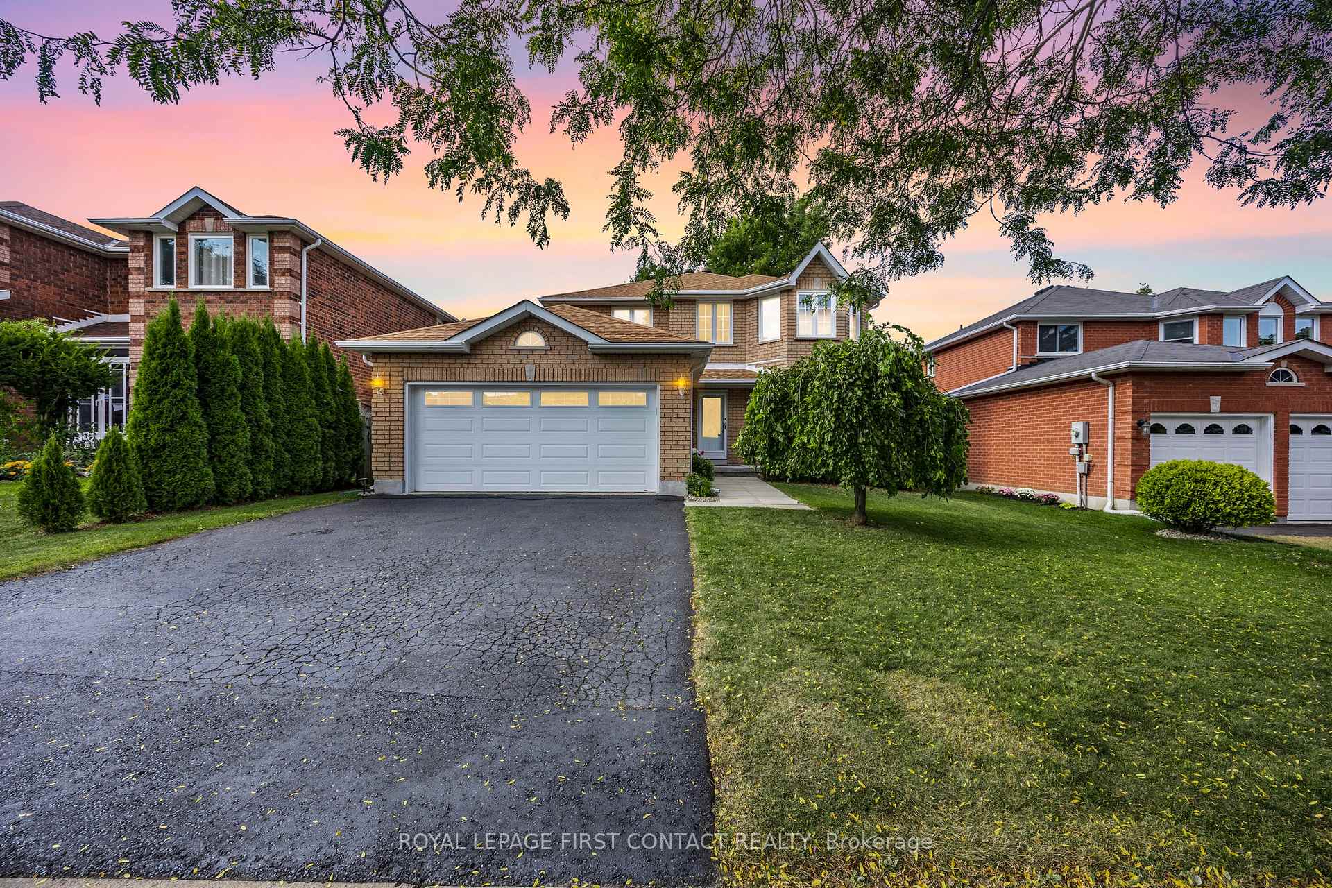 Front of 298 Livingstone Street W