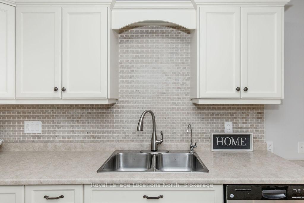 Photo 4 of 86 Clover Crescent, Wasaga Beach — HOMEH