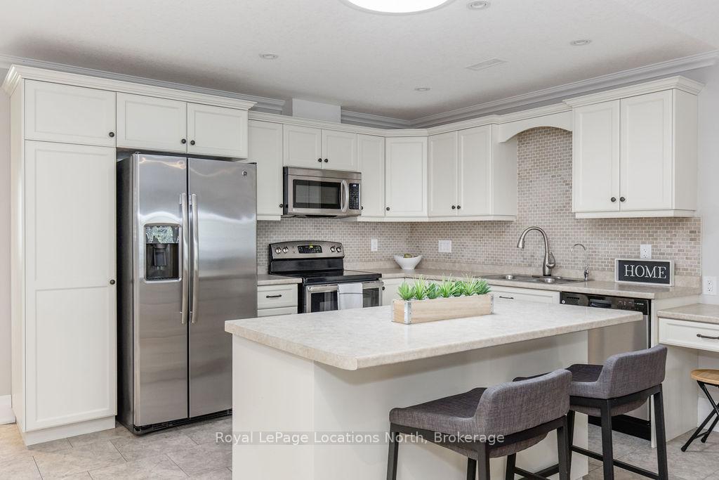 Photo 9 of 86 Clover Crescent, Wasaga Beach — HOMEH