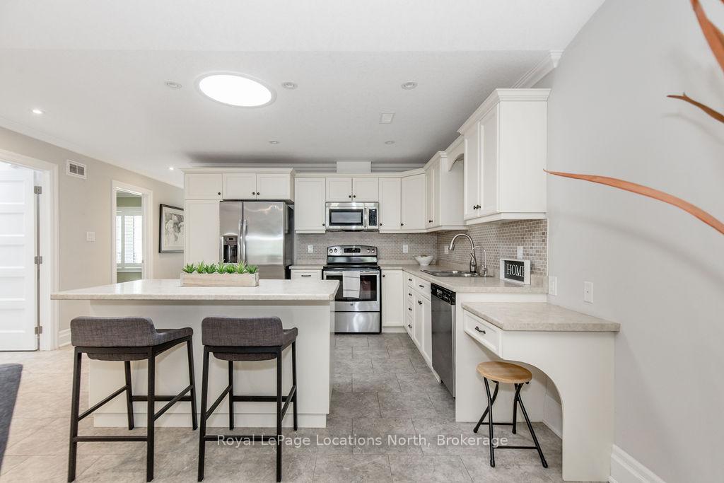Photo 10 of 86 Clover Crescent, Wasaga Beach — HOMEH