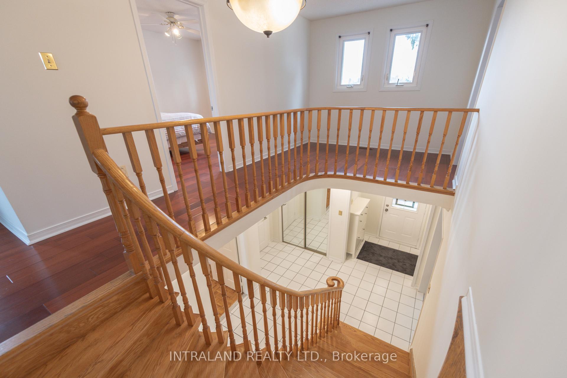 Photo 11 of 81 Major Wm Sharpe Drive, Brampton, Northwood Park — HOMEH