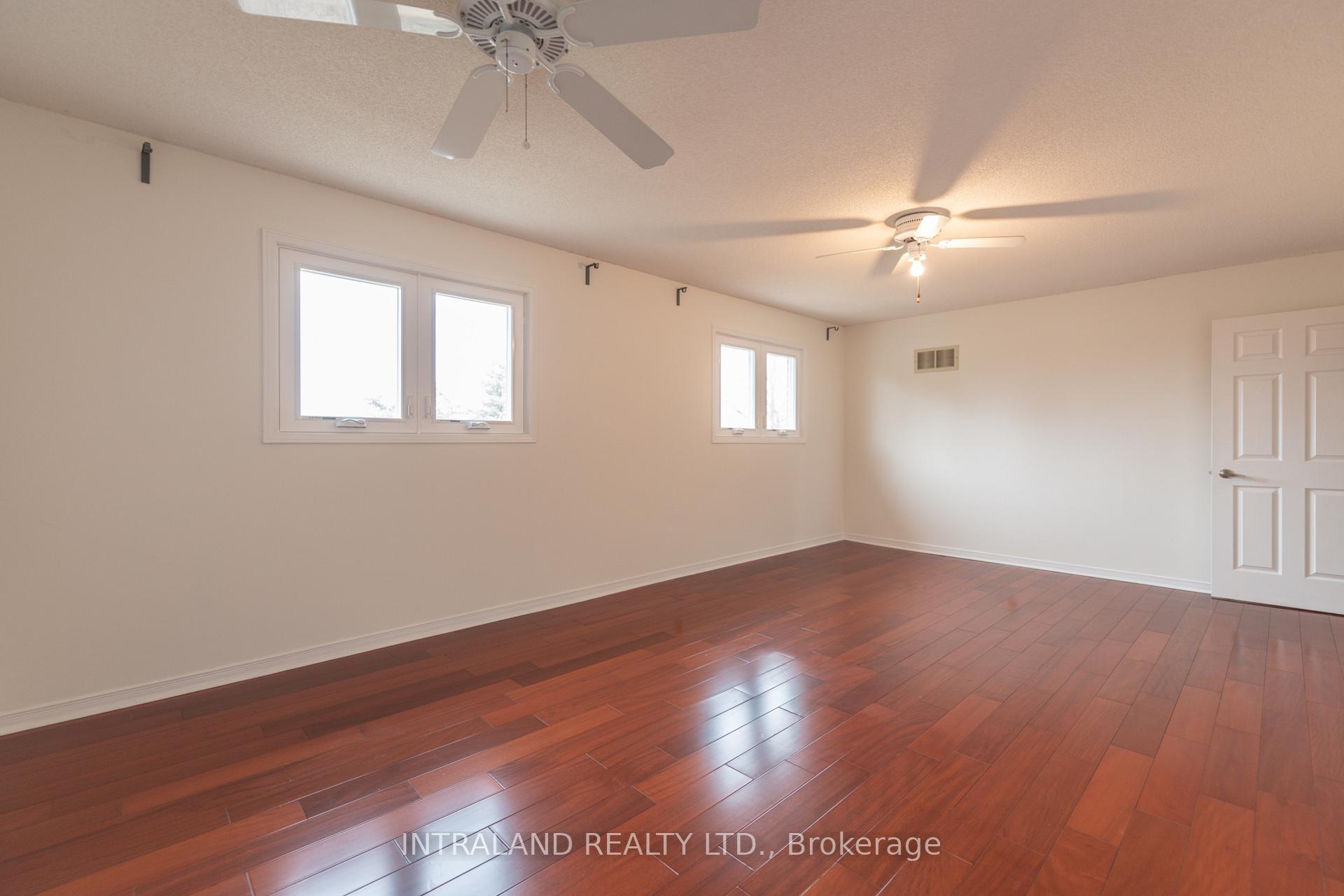 Photo 17 of 81 Major Wm Sharpe Drive, Brampton, Northwood Park — HOMEH