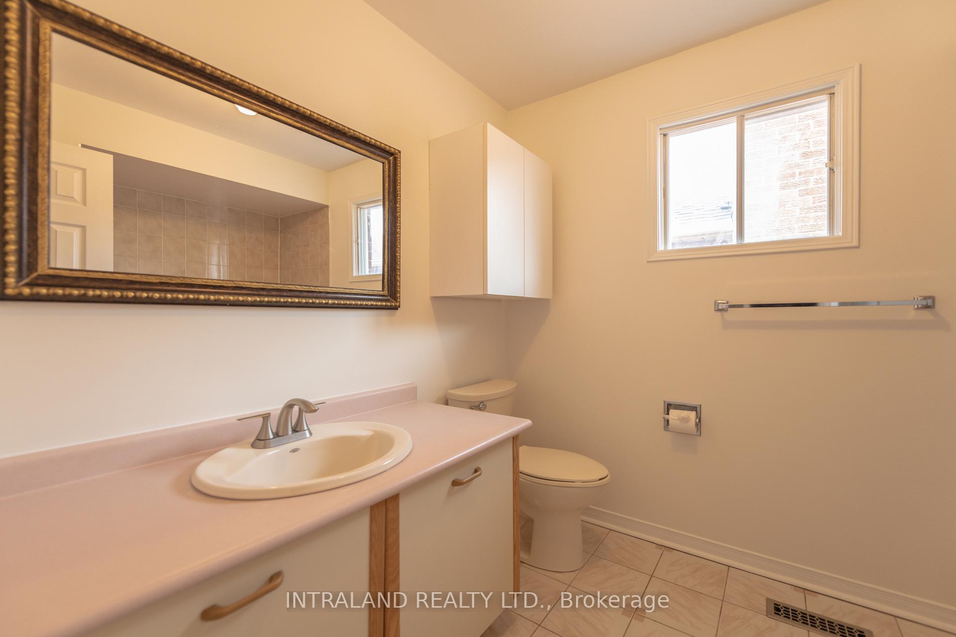 Photo 14 of 81 Major Wm Sharpe Drive, Brampton, Northwood Park — HOMEH