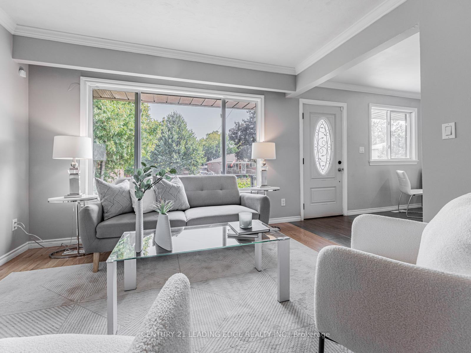 Photo 2 of 130 Cabot Street, Oshawa, Vanier — HOMEH