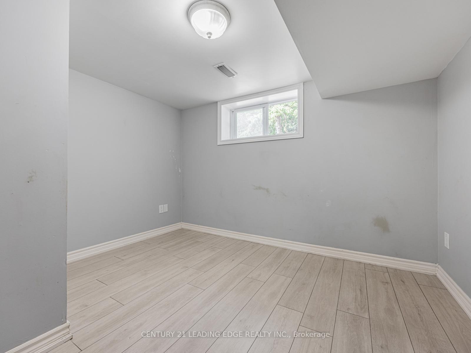 Photo 23 of 130 Cabot Street, Oshawa, Vanier — HOMEH