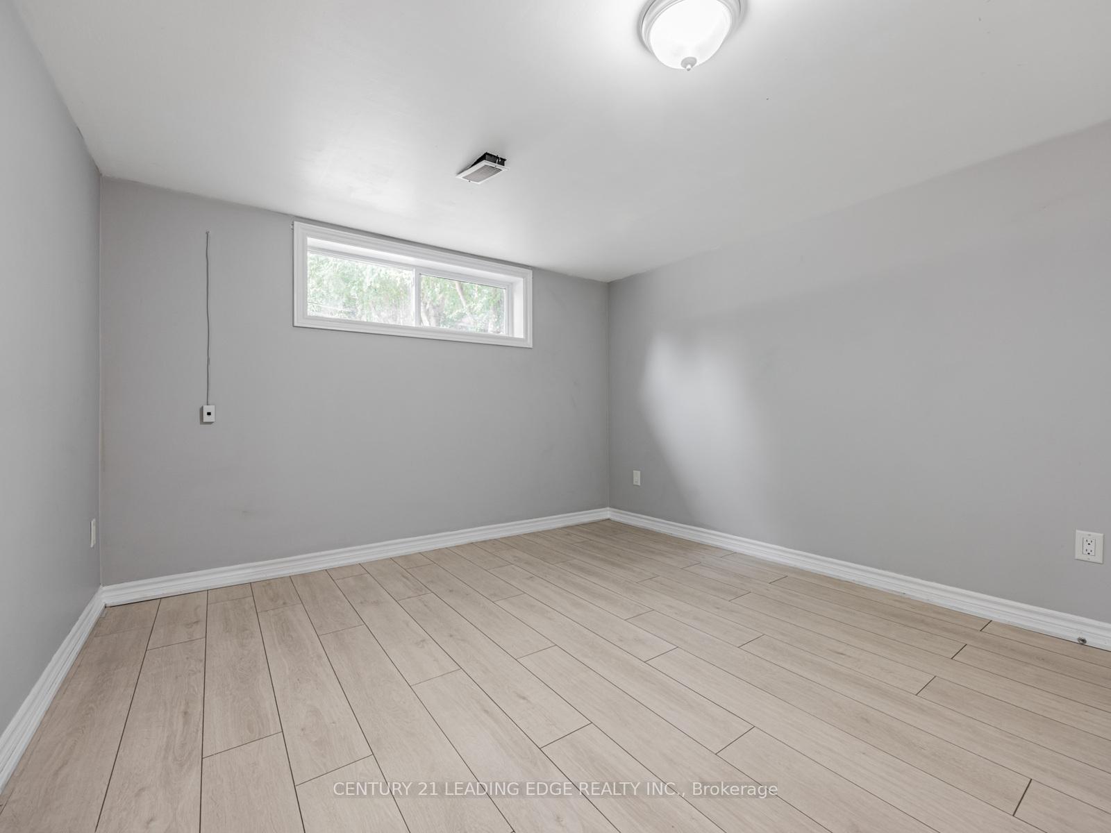 Photo 24 of 130 Cabot Street, Oshawa, Vanier — HOMEH