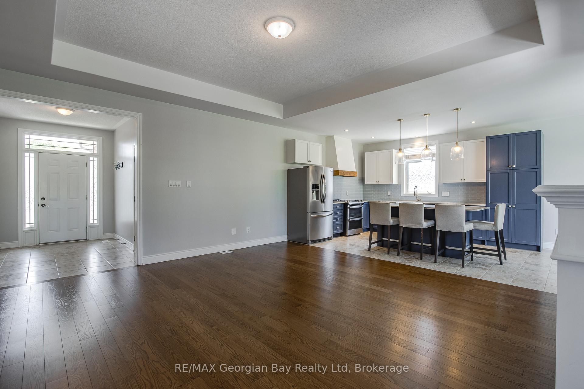 Photo 3 of 426 Russ Howard Drive, Midland — HOMEH