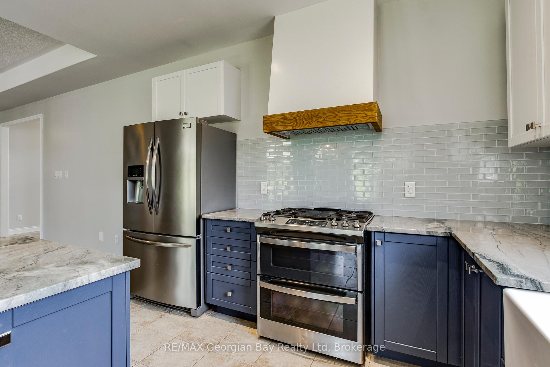 Photo 15 of 426 Russ Howard Drive, Midland — HOMEH