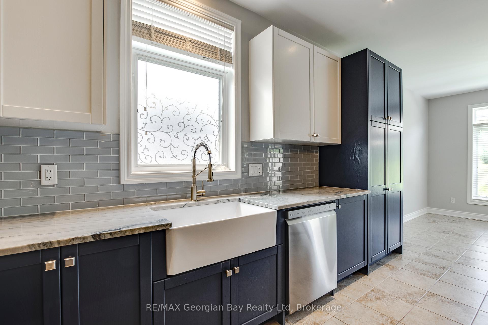 Photo 2 of 426 Russ Howard Drive, Midland — HOMEH