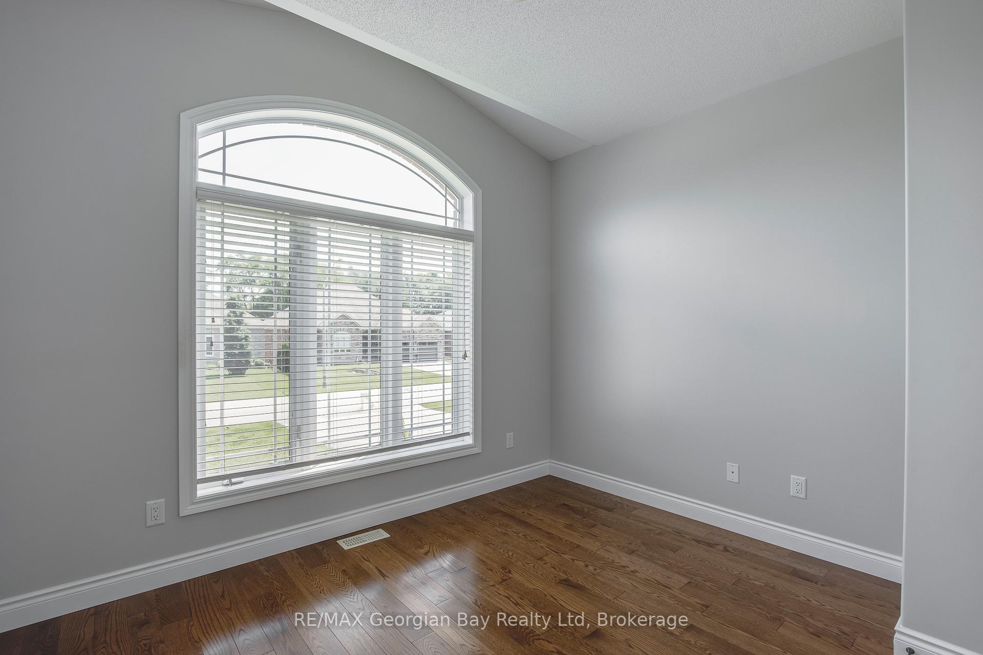 Photo 20 of 426 Russ Howard Drive, Midland — HOMEH