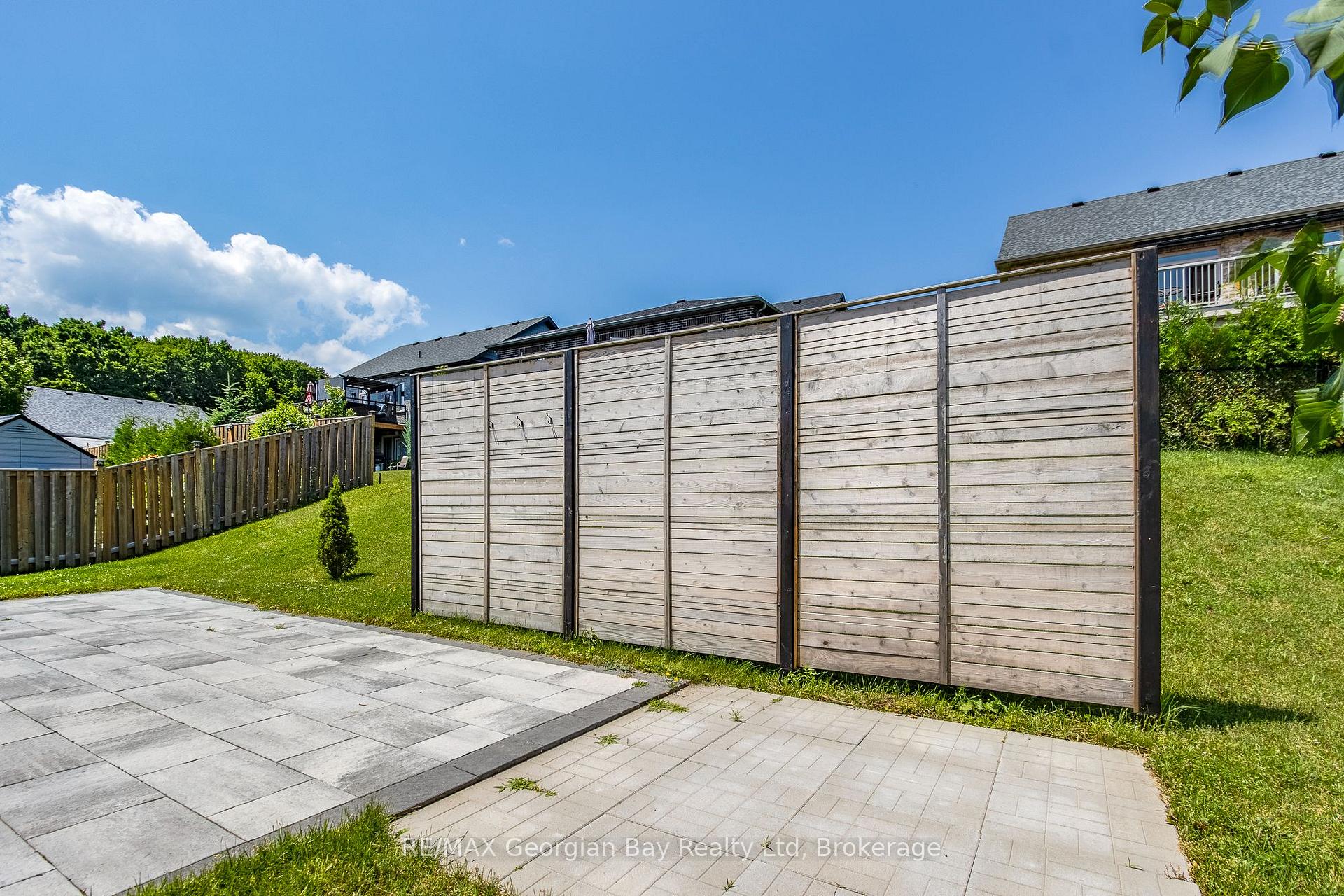 Photo 33 of 426 Russ Howard Drive, Midland — HOMEH