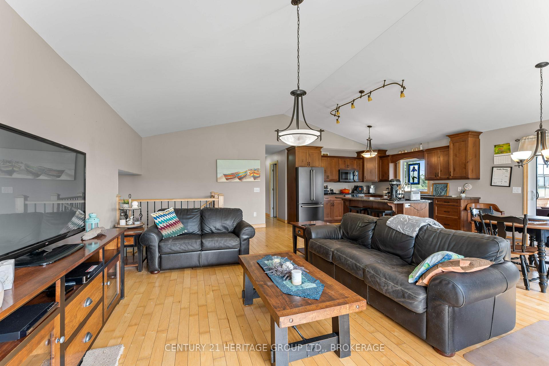 Photo 11 of 3414 Wilton Road, Frontenac, Frontenac South — HOMEH