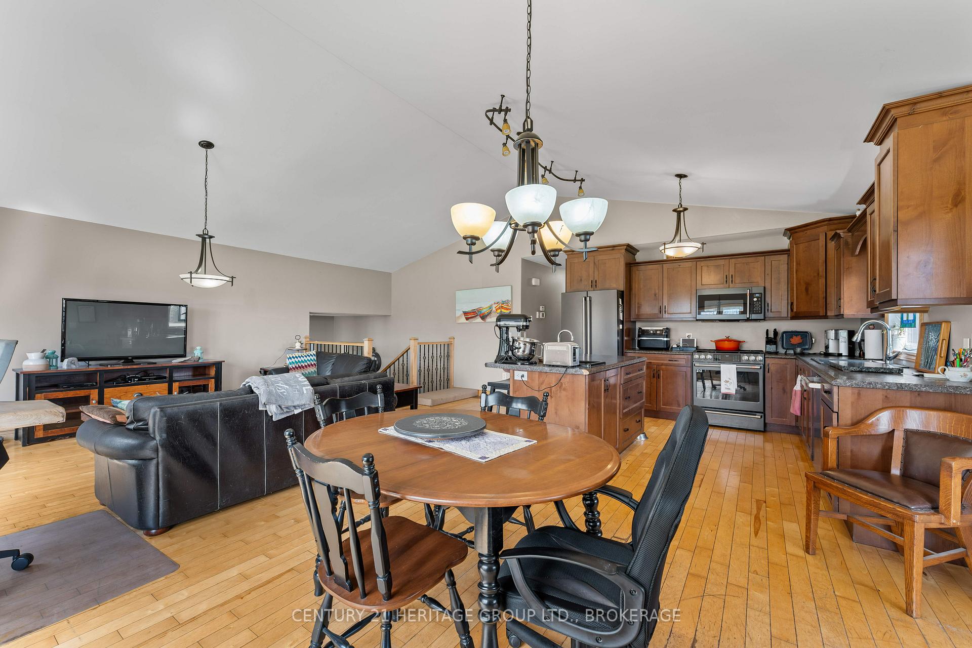 Photo 15 of 3414 Wilton Road, Frontenac, Frontenac South — HOMEH