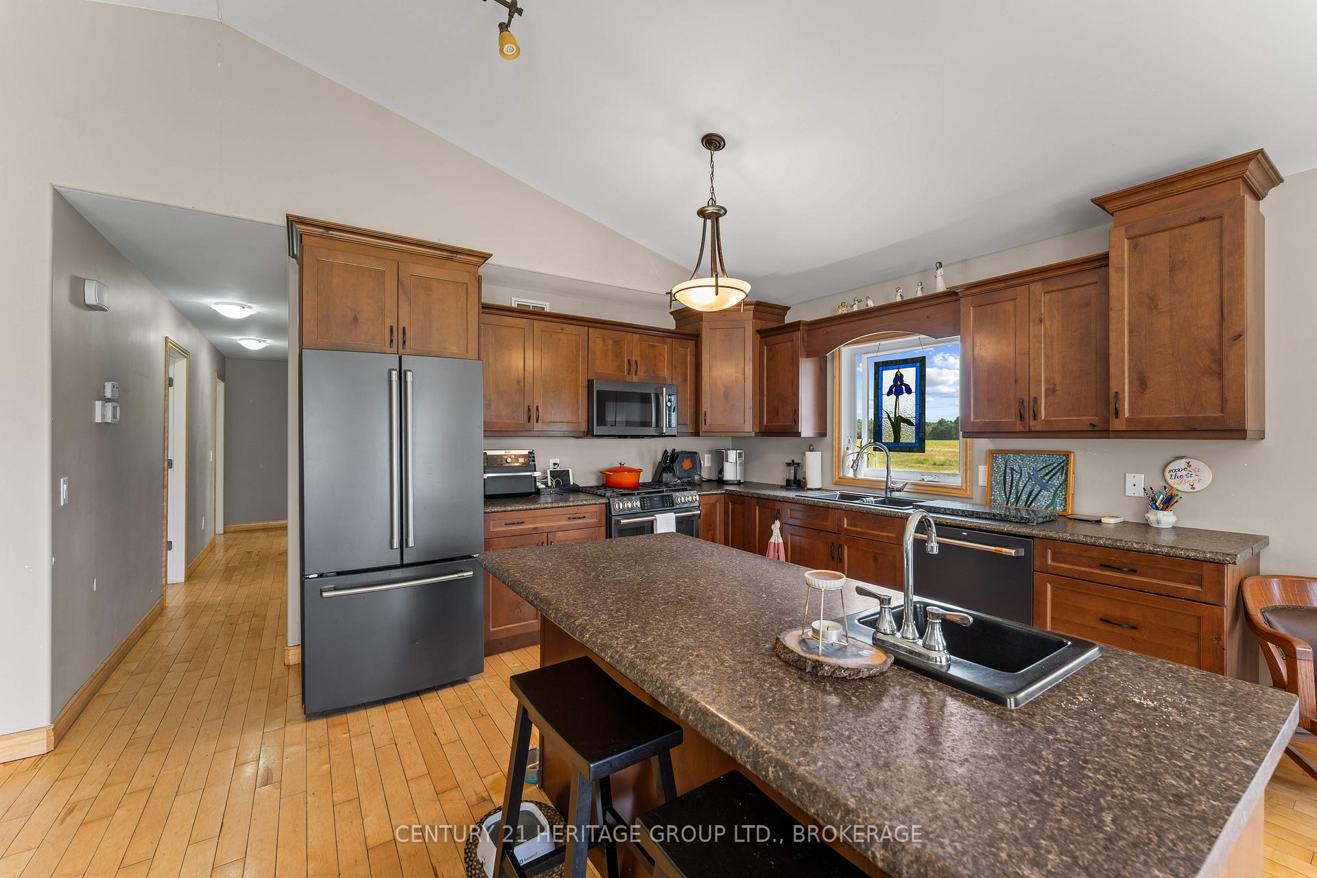 Photo 3 of 3414 Wilton Road, Frontenac, Frontenac South — HOMEH