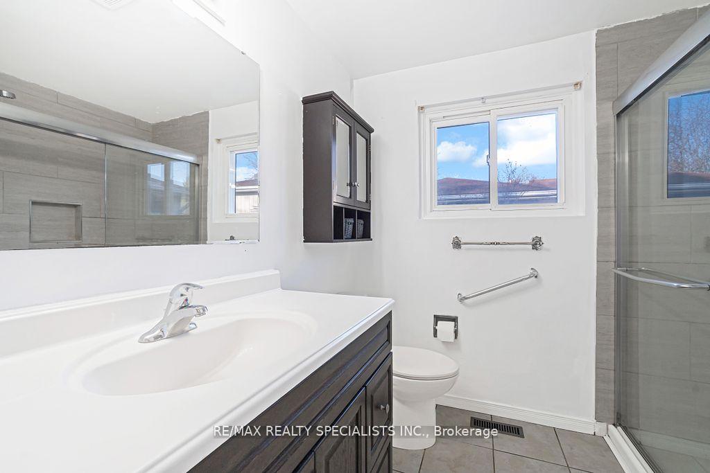 Photo 24 of 163 Hazelglen Drive, Kitchener — HOMEH