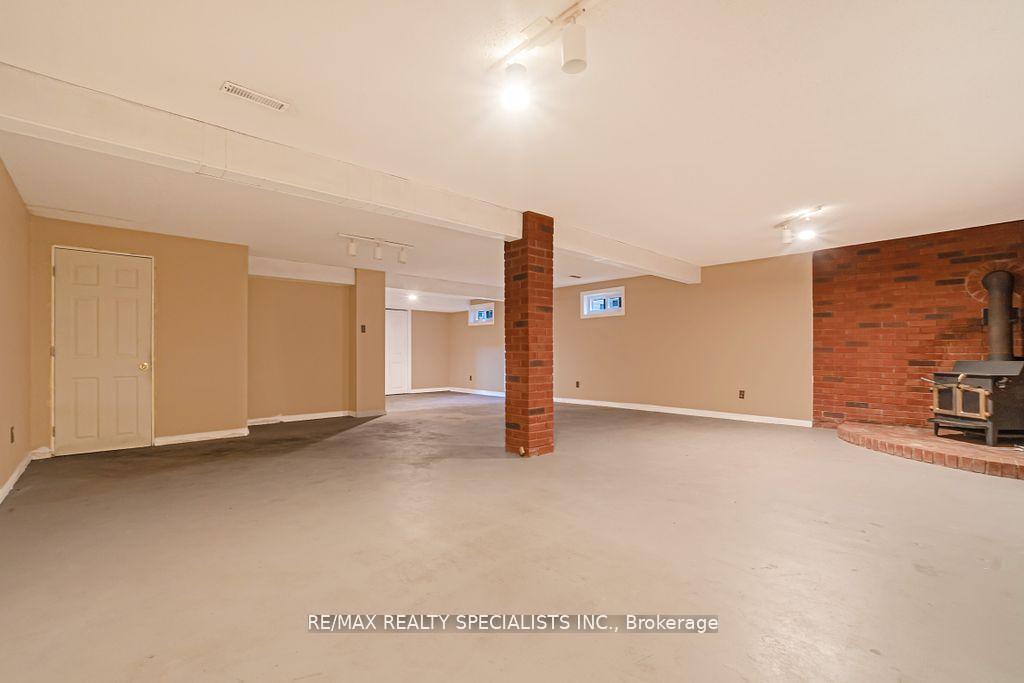 Photo 26 of 163 Hazelglen Drive, Kitchener — HOMEH