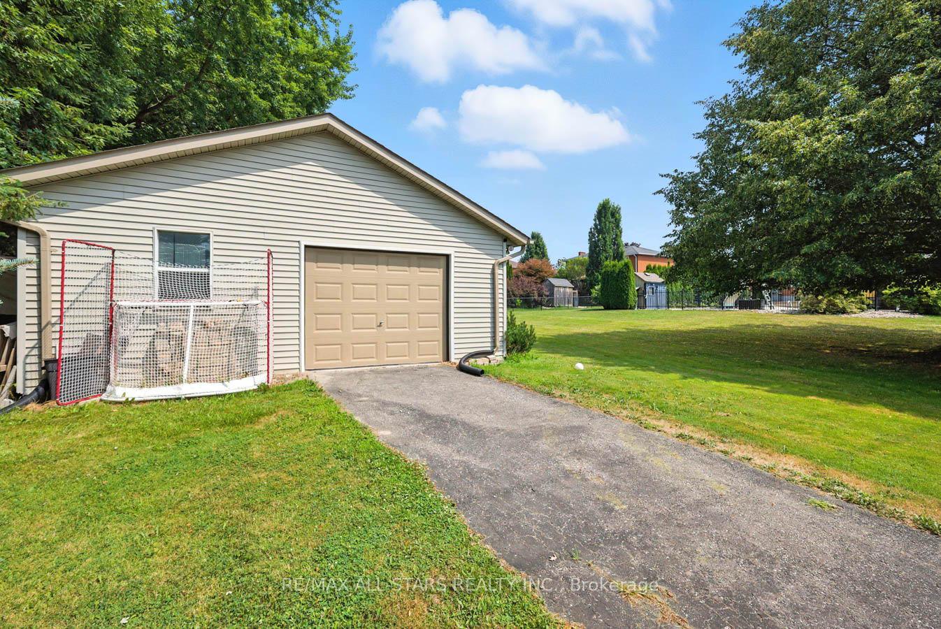 Photo 33 of 47 Carlan Drive, Scugog, Port Perry — HOMEH