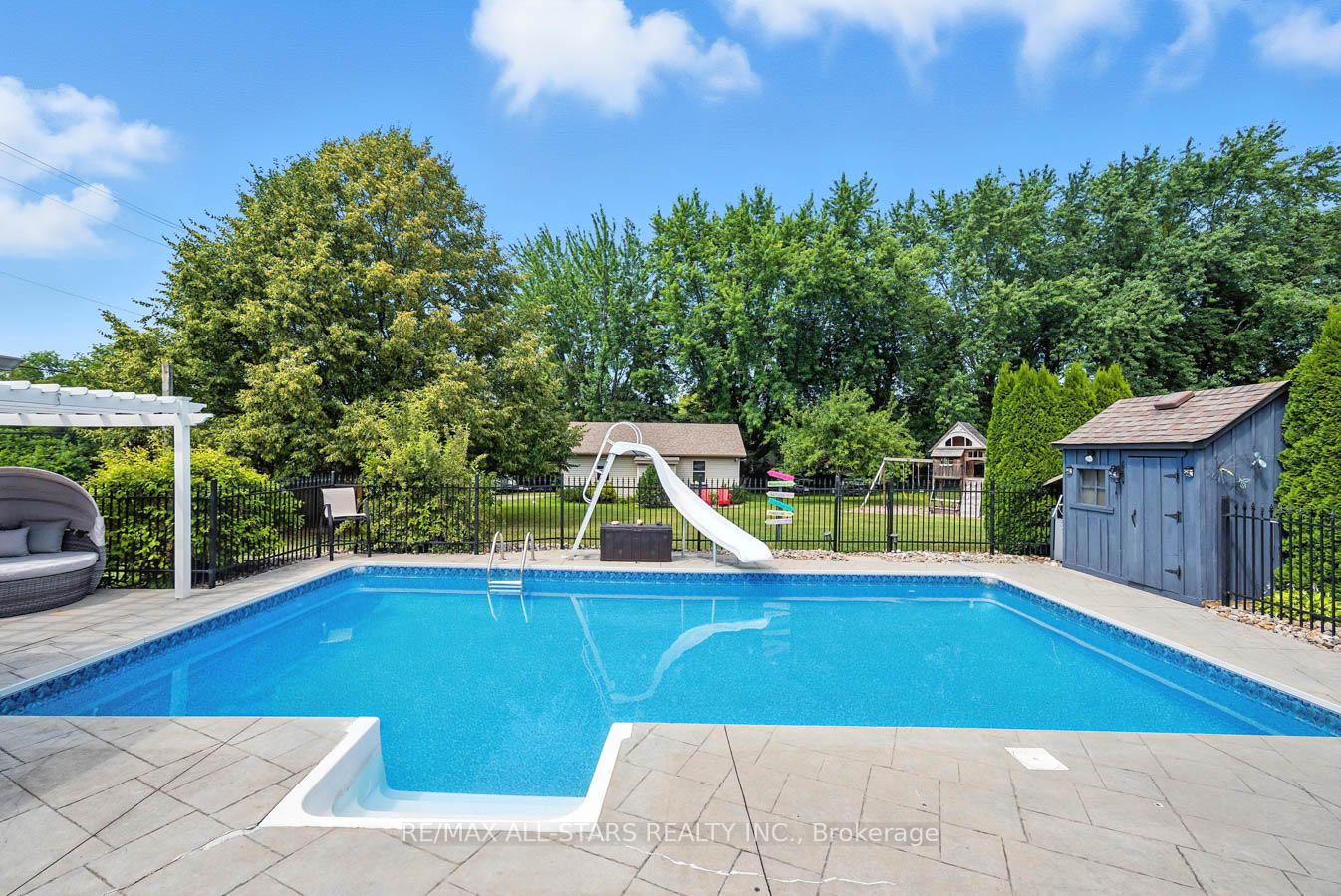 Photo 38 of 47 Carlan Drive, Scugog, Port Perry — HOMEH