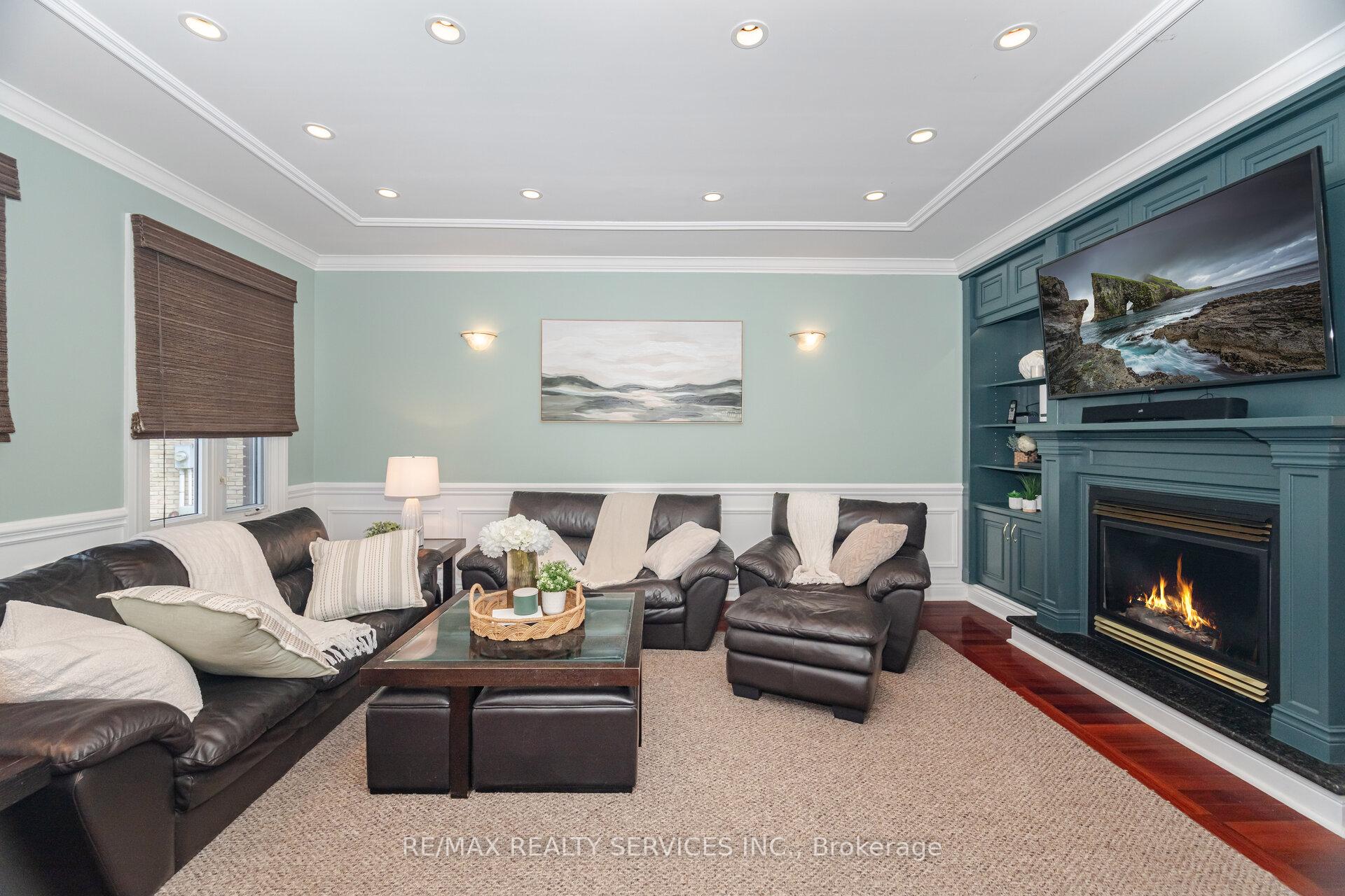 Photo 2 of 54 Maidstone Crescent, Brampton, Central Park — HOMEH