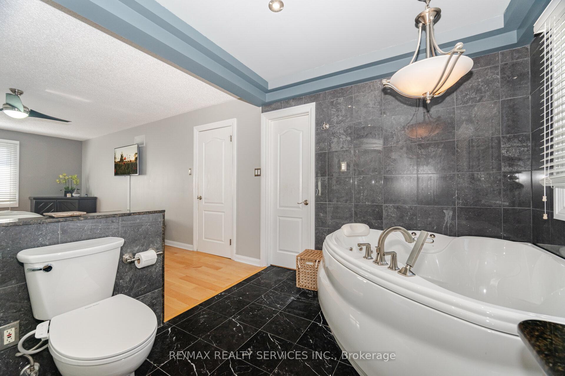 Photo 36 of 54 Maidstone Crescent, Brampton, Central Park — HOMEH