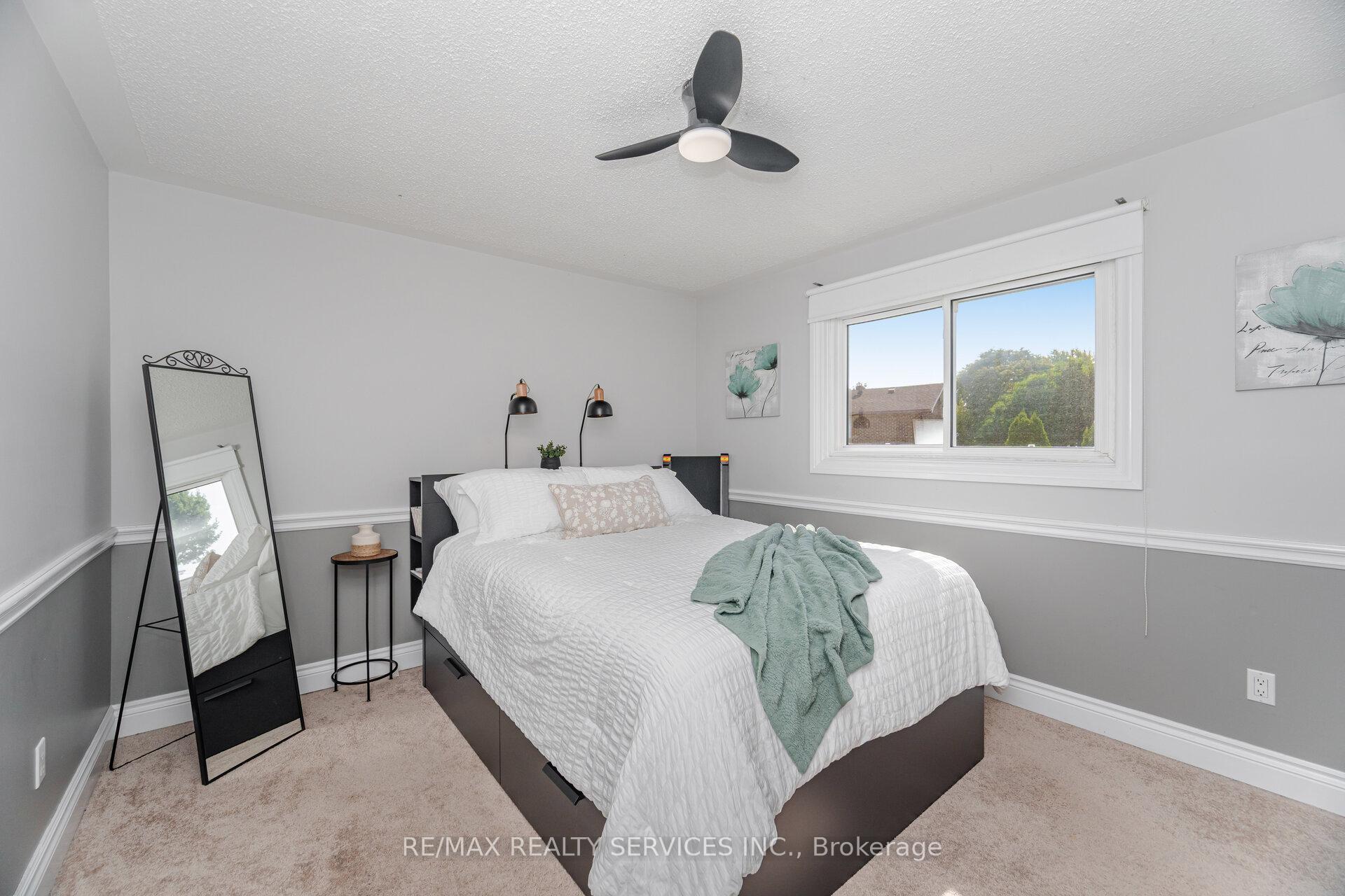 Photo 17 of 54 Maidstone Crescent, Brampton, Central Park — HOMEH