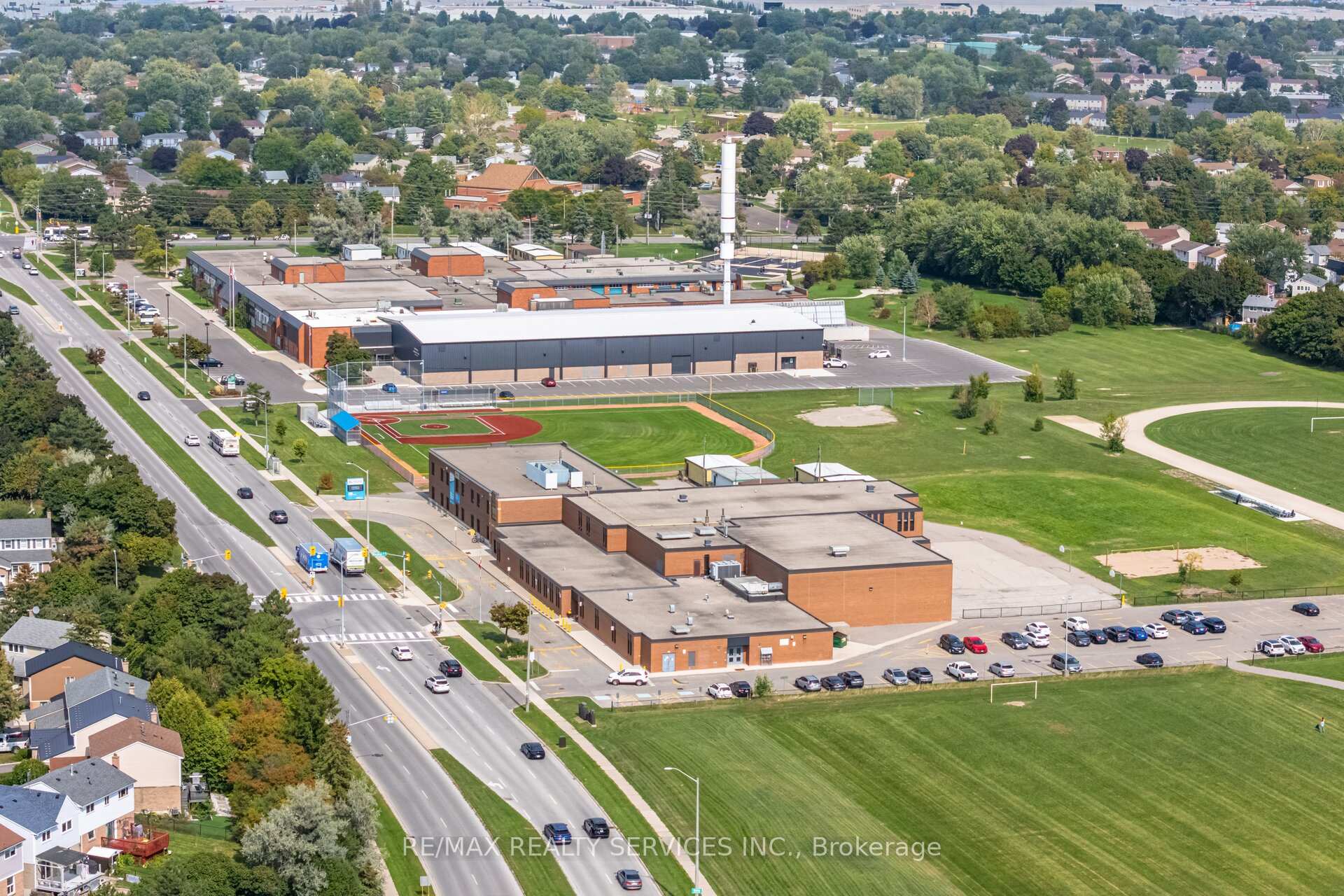 Photo 43 of 54 Maidstone Crescent, Brampton, Central Park — HOMEH