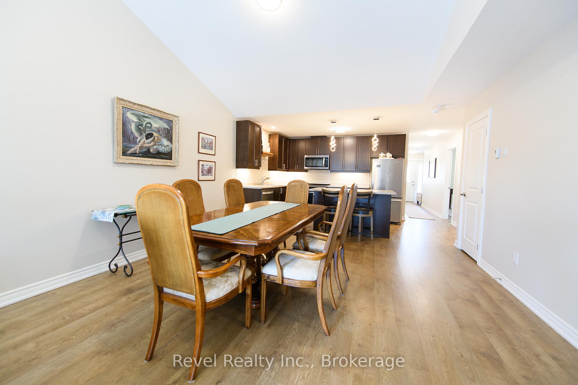 Photo 7 of 22 Ivy Crescent, Wasaga Beach — HOMEH